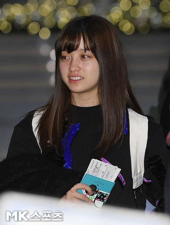 橋本環奈に食べられたい? 女性誌のオフショットが天使すぎて「2冊買った」