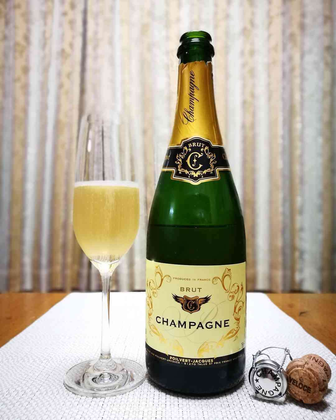 クリスマスの夜は何を飲みますか？