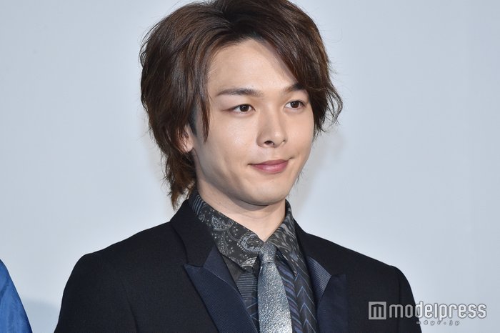 中村倫也「何かが起こる気がしますよね」最新デートスポットを体験 - モデルプレス