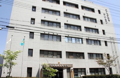 車に乗ろうとしたらフロントガラスに生理用品　「反復して貼った」男逮捕