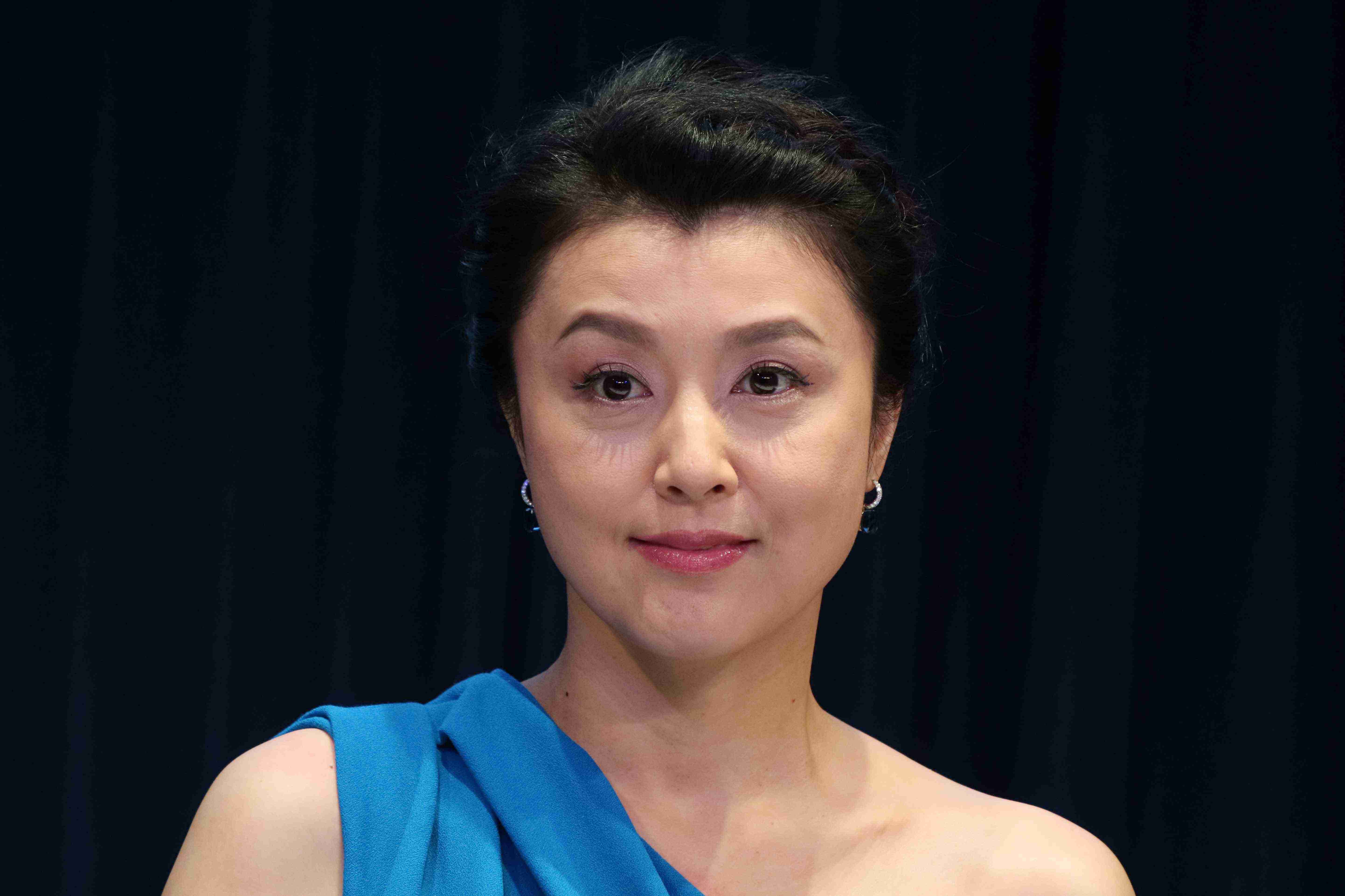 藤原紀香（47）すっぴん寝顔公開に賛否　「みっともない」「梨園の妻なのに…」 – ニュースサイトしらべぇ
