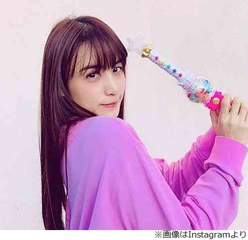 山本美月の“魔法少女”愛、グッズをコレクション