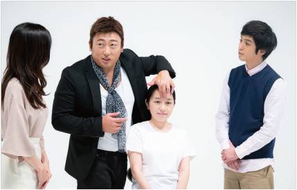“眉間メイクのカリスマ”ロバート秋山竜次新作 メーキャップアーティストHARUKIの熱視線が話題<クリエイターズ・ファイル>