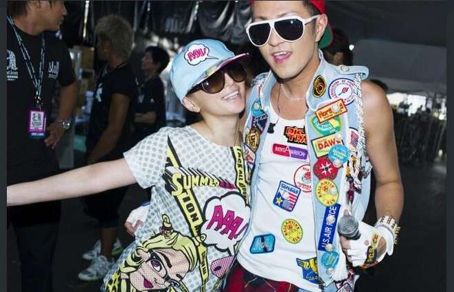 浜崎あゆみ、AAA・浦田直也のソロライブ会場に訪れ