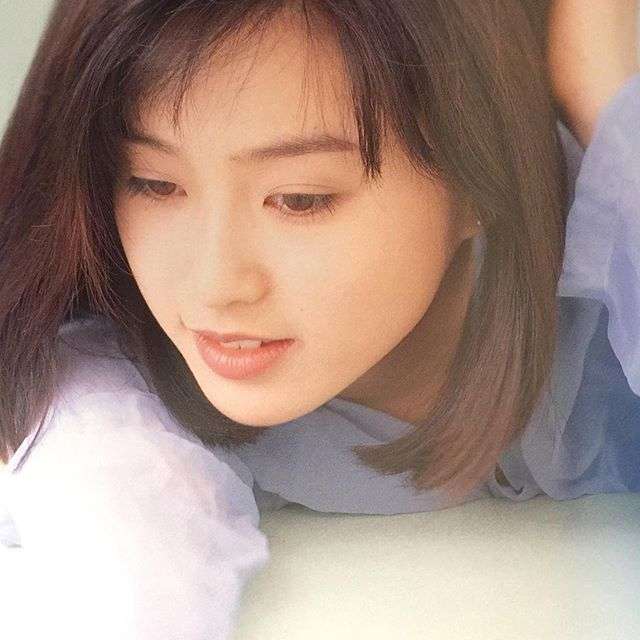 昭和の美人タレントの画像を貼ってください