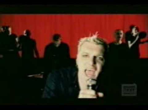 Chumbawamba - Tubthumping - YouTube