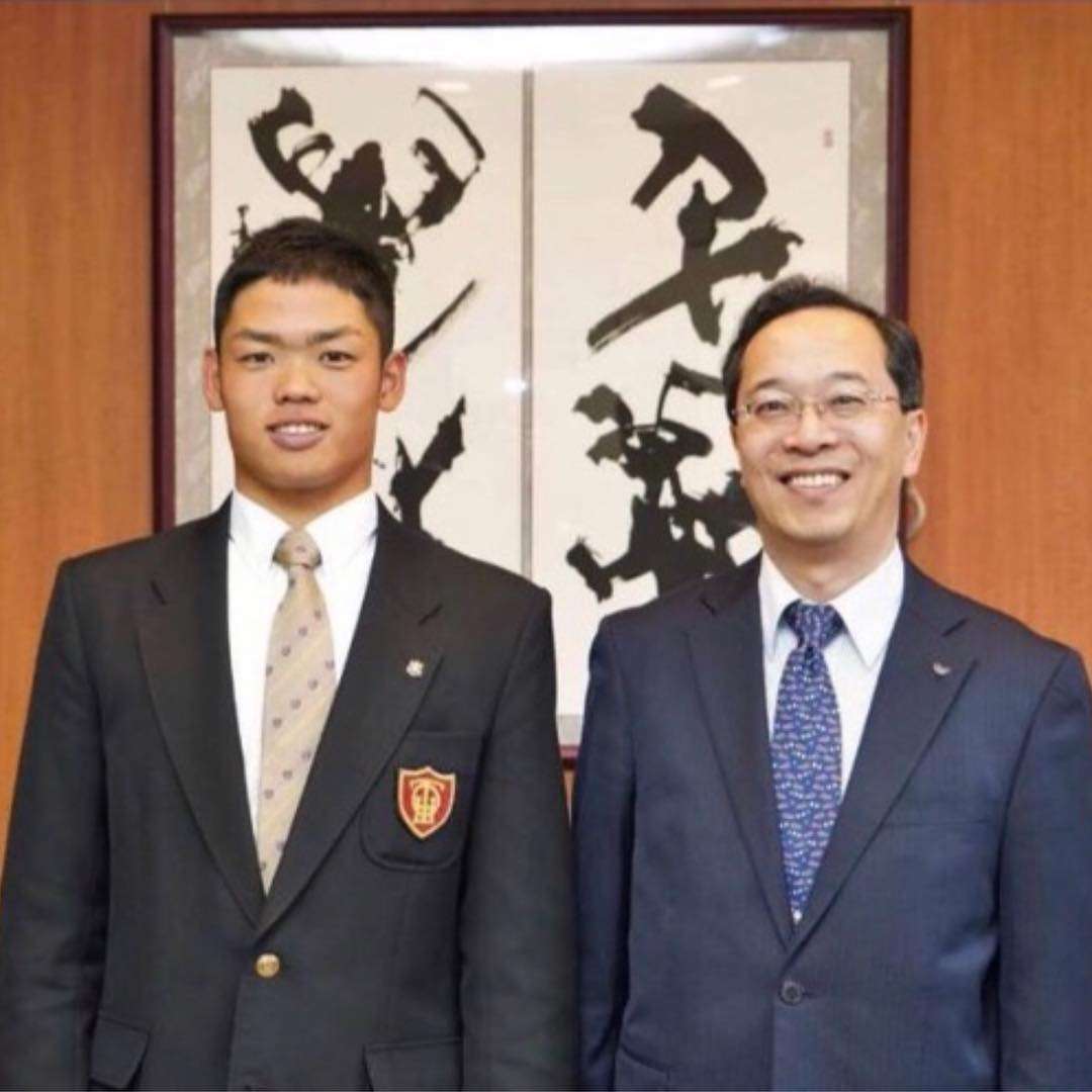 ♡彩音♡さんはInstagramを利用しています:「飛騨市長へご挨拶の根尾くん✨・都竹淳也飛騨市長のfacebook(12/25)より・#根尾昂 #中日ドラゴンズ #大阪桐蔭 #飛騨市長 #飛騨市」