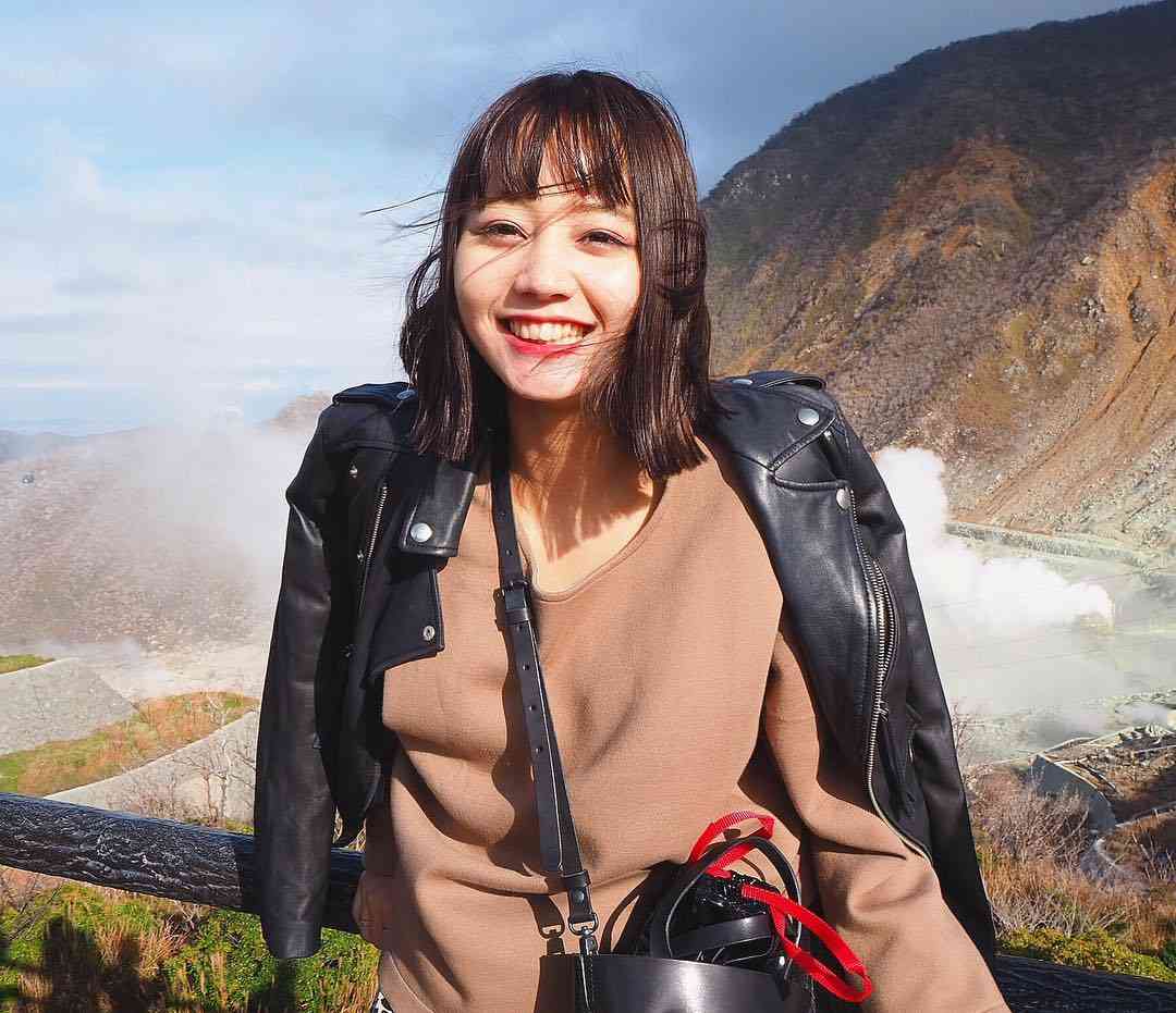 NANAMIさんはInstagramを利用しています:「念願の温泉に行けたぁぁ♨️やったぁぁぁぁ♨️初めて箱根観光したよ✌︎(多分)大涌谷すんごかったよ！！黒玉子1こ食べると7年寿命が延びるんだって?14年延びたな?#めちゃ嬉しそう #風 #2枚目どした #コメントまとめて明日返します」