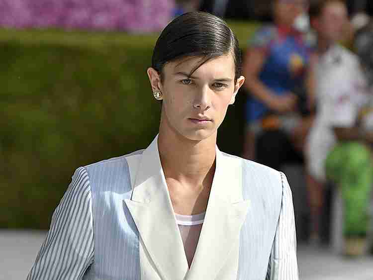 王子、東京のランウェイを歩く　「自分の分は自分で稼ぐ」デンマーク王室の姿：朝日新聞GLOBE＋