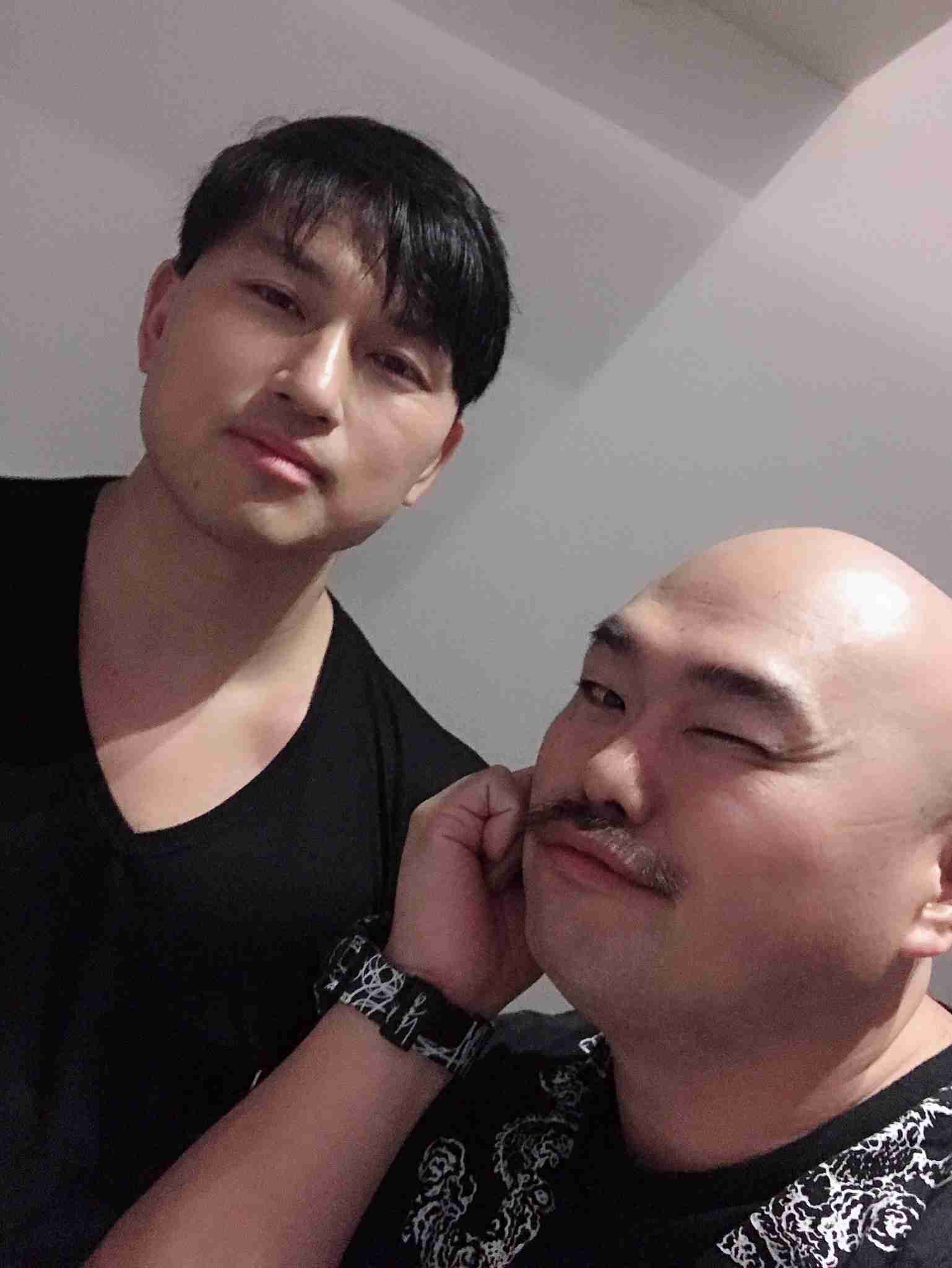 クロちゃん　「いつも慕ってくる」ザ・たっちと3ショットに　「慕われてはない」の声