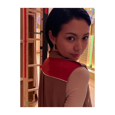 二階堂ふみ、色っぽ見返りショットを披露　ショートヘアにも絶賛の声