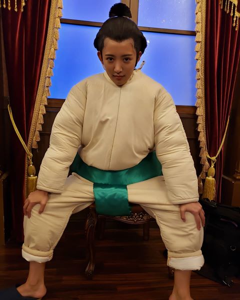 夏菜、衝撃的な力士コスプレ披露し“やけくそ”「もうどうにでもなれ」 | AbemaTIMES