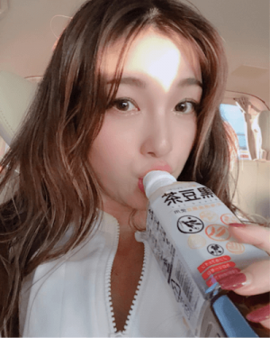 木下優樹菜、自撮りが安室奈美恵に似ていると話題に「顔とか雰囲気も…」(1ページ目) - デイリーニュースオンライン