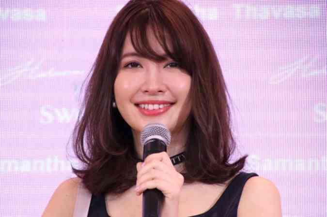 小嶋陽菜、ラスベガスでの年越しの様子を公開　美脚ショットに「スタイル抜群」「美しい」の声 | AbemaTIMES