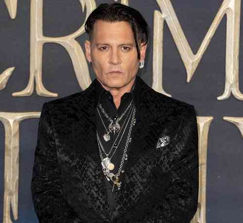 ジョニー・デップ、カップルに列車内で“神対応”
