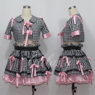 女性アイドルの衣装画像