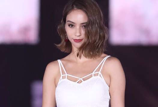 滝沢カレン、親友・横澤夏子との“爆笑”顔交換ショット公開「本当にいいコンビ」「最高」の声 | AbemaTIMES
