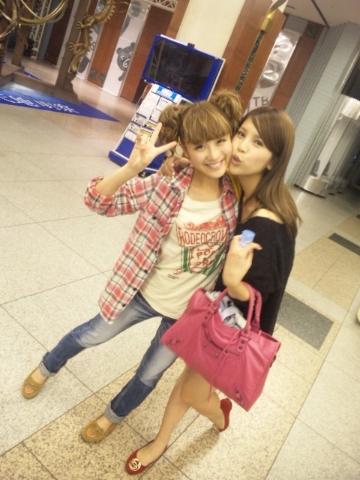 坂口杏里さん、店で鈴木奈々の写真を使い物議 「失礼すぎる」「詐欺では…」