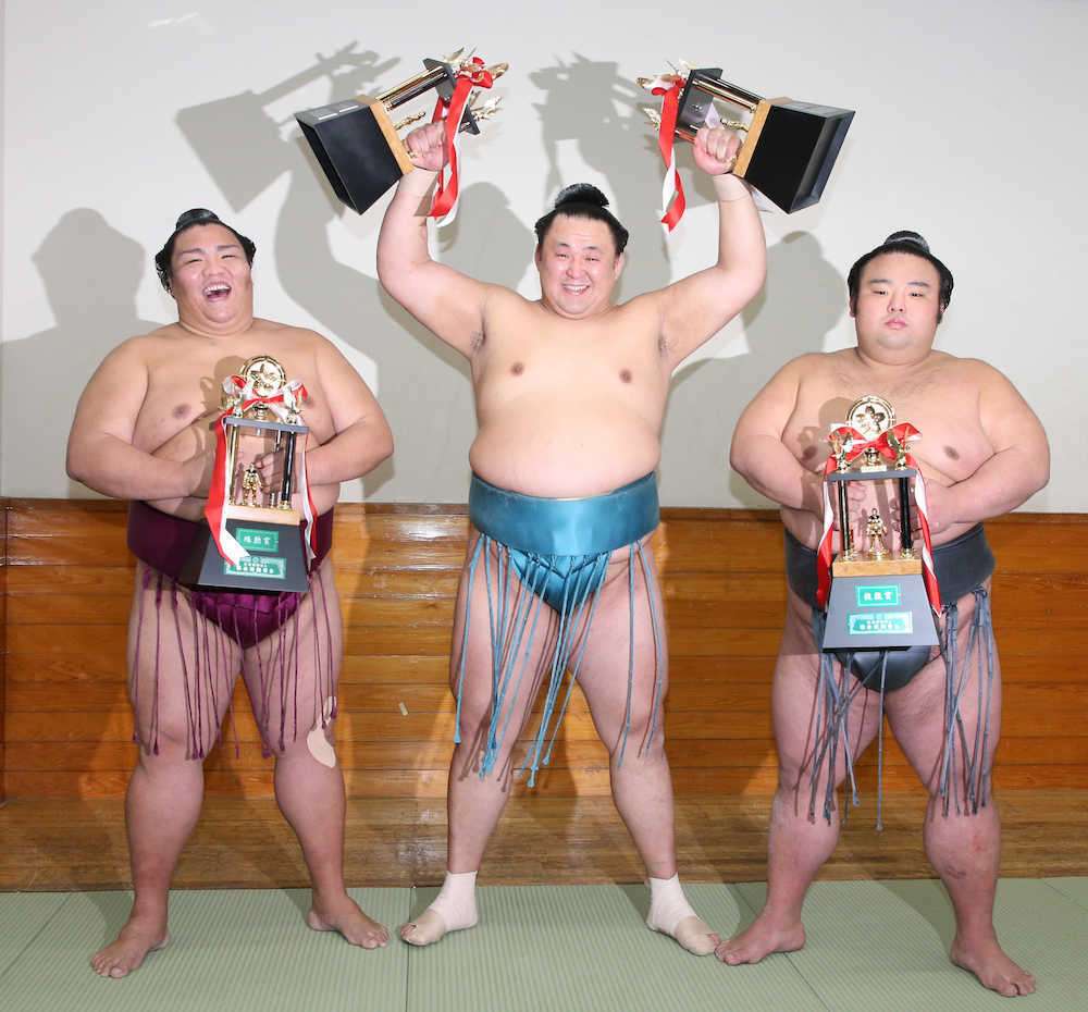 御嶽海、休場力士初の三賞受賞　殊勲賞に「獲れるとは」（スポニチアネックス） - Yahoo!ニュース
