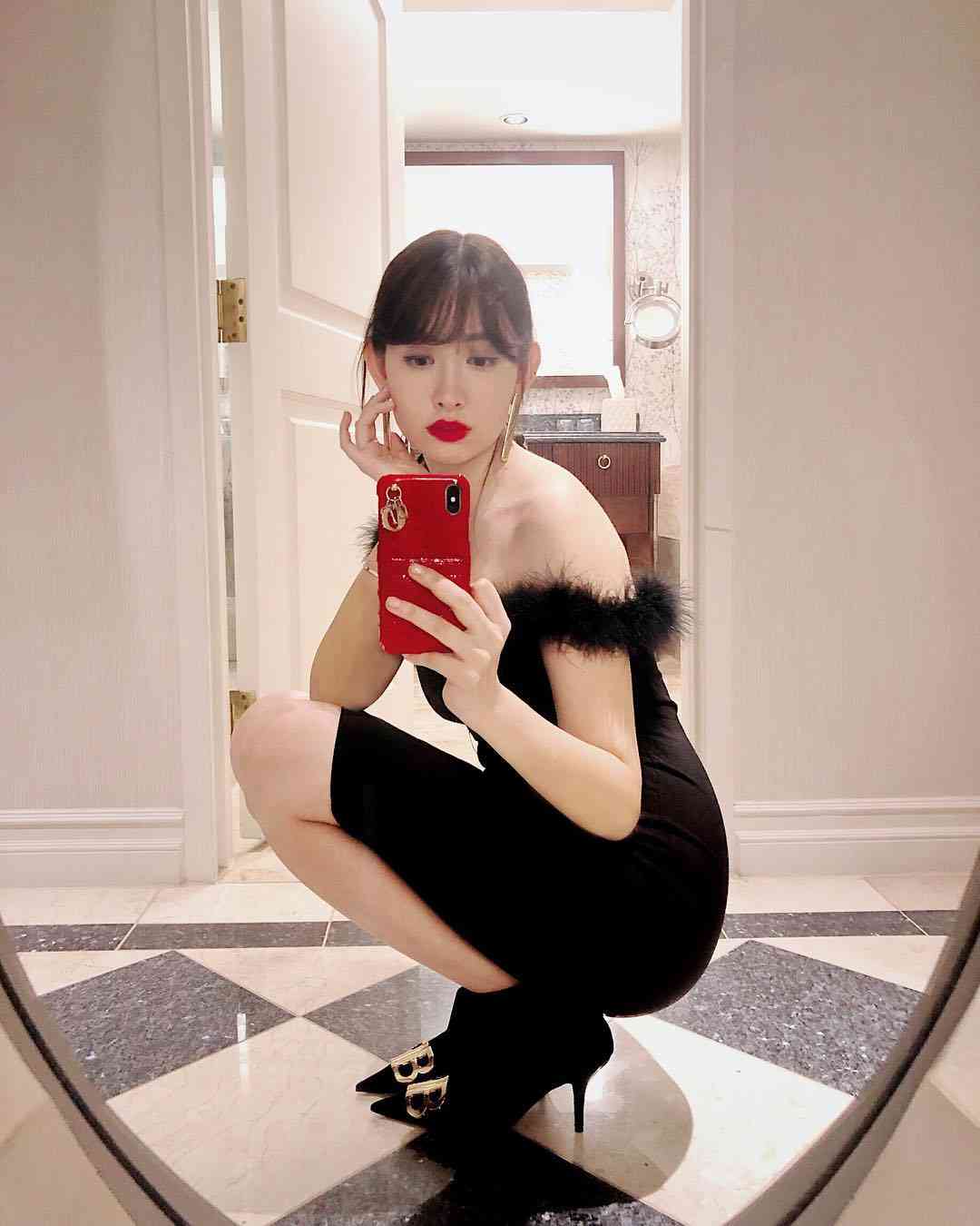 小嶋陽菜、ラスベガスでの年越しの様子を公開　美脚ショットに「スタイル抜群」「美しい」の声