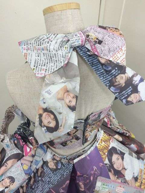 女性アイドルの衣装画像
