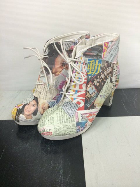 女性アイドルの衣装画像