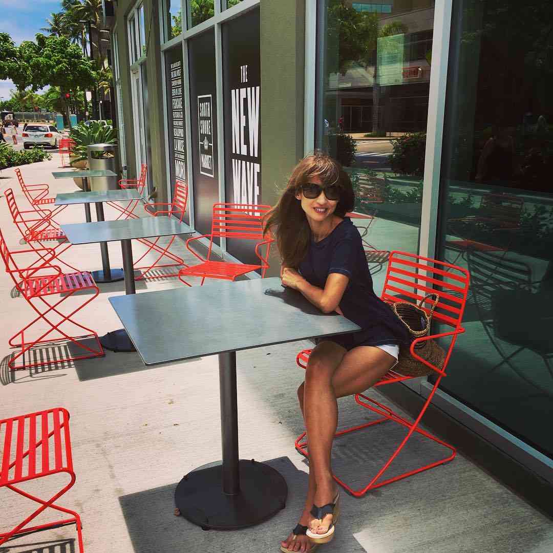 Mieko Hanada on Instagram: “#hawaii #ward #sundayfunday #lunchwithmybestie #smile #aloha”