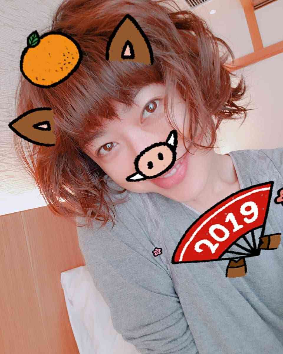 山田優、お茶目なイノシシに変身した“お正月ショット”に称賛の声「めちゃ可愛い」「優ちゃんオモシロすぎ」　
