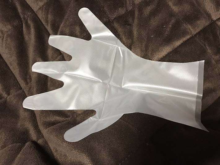 「早く知りたかった！」　ビニール手袋が脱げにくくなる方法に、５万人が感心