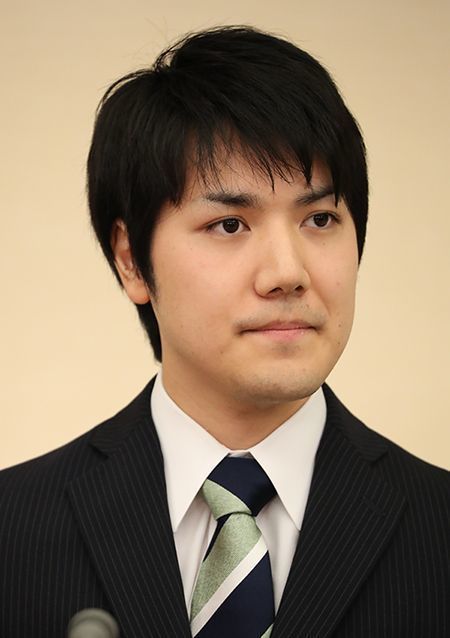 小室圭さん黒縁メガネで猛ダッシュ〈NY緊急報告 髪は伸び、装いを変え〉【全文公開】（文春オンライン） - Yahoo!ニュース