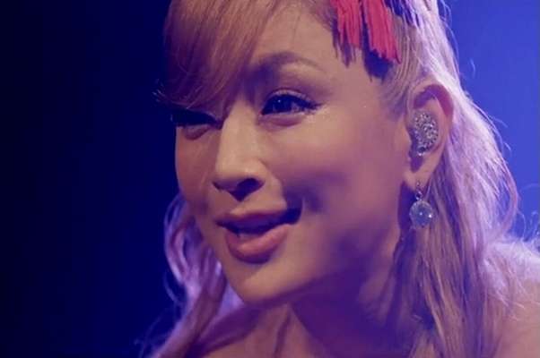 浜崎あゆみ・ダンサーの投稿にファン激怒「気分悪い」「あゆのイメージが…」