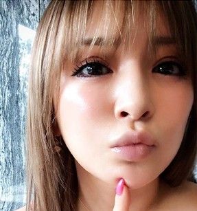   【悲惨】浜崎あゆみの新アルバム『TROUBLE』が初動2万枚割れ！