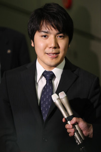 祝！眞子さまと婚約・小室圭さんは菓子店勤務の母が女手ひとつで育てた「苦労人」