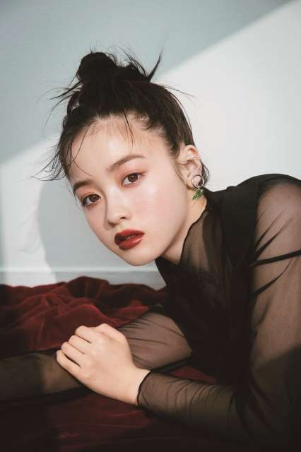 橋本環奈、2年ぶり『ViVi』登場 “現在進行形”のいまを届ける