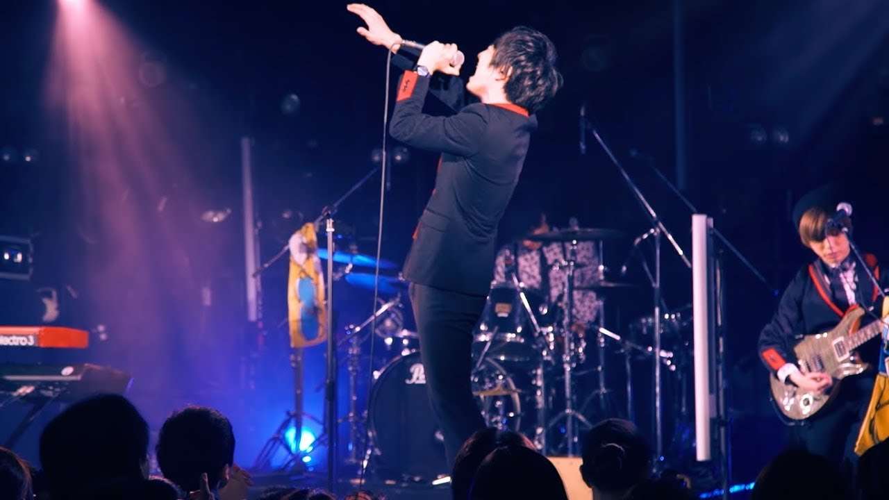 Official髭男dism - 「犬かキャットかで死ぬまで喧嘩しよう！」「異端なスター」（Official Live Video） - YouTube