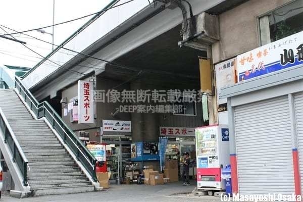 【昭和の大宮】北銀座のすぐ手前！大宮駅東口「大栄橋」の昭和な高架下建築群を見る - 東京DEEP案内