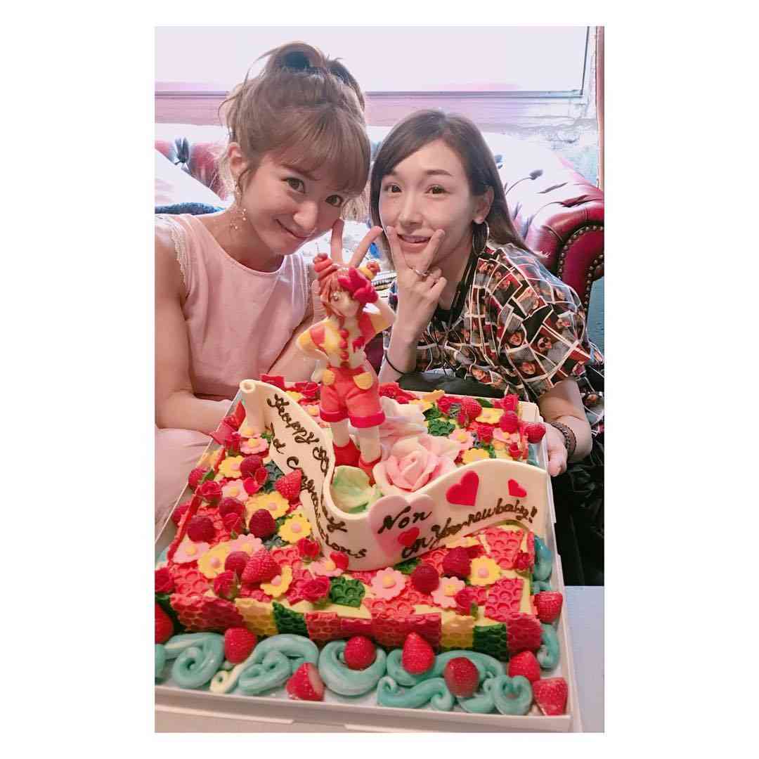 辻希美tsujinozomi_officialさんはInstagramを利用しています:「3月30日のひなフェスで、あいぼんと同じステージに立てる事が決まりましたぁ(｡◕ ∀ ◕｡)??✨✨✨" 嬉しい〜ょ〜❤️ 詳しくはのんピースにてcheckして下さい?" #辻加護 #辻ちゃん #加護ちゃん #ひなフェス #3月30日 #昼公演 #4期 #W #ダブルユー…」