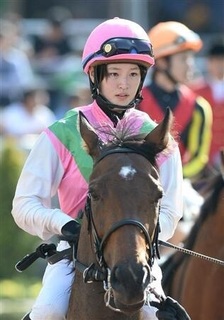 垢抜けた女性芸能人を貼るトピ