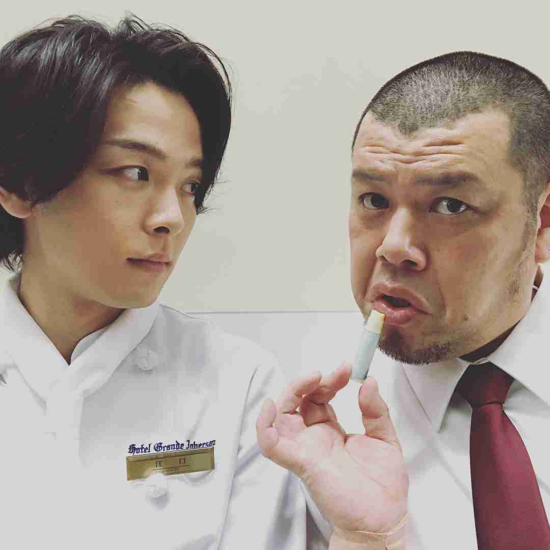 【公式】崖っぷちホテル！ on Instagram: “?⁉️⁉️#もう#どうしていいのか#わかりません#（笑）#中村倫也#くっきー#崖っぷちホテル#崖ホテ#本日のお客様は#宇海直哉様”