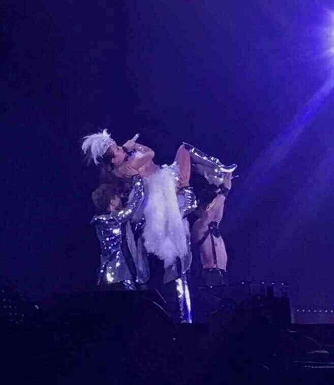 浜崎あゆみ・ダンサーの投稿にファン激怒「気分悪い」「あゆのイメージが…」