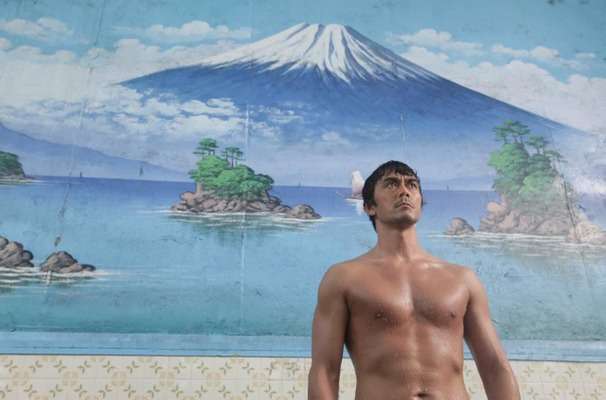 純烈、袋とじグラビアで鮮烈なる「裸一貫」の決意を見せる