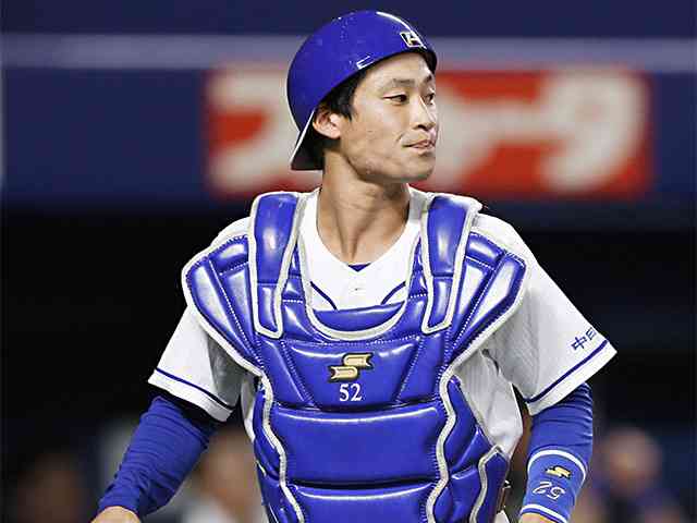 7人の野球部育ちの“バズーカ捕手”。加藤匠馬は中日変革の象徴となるか。（Number Web） - Yahoo!ニュース