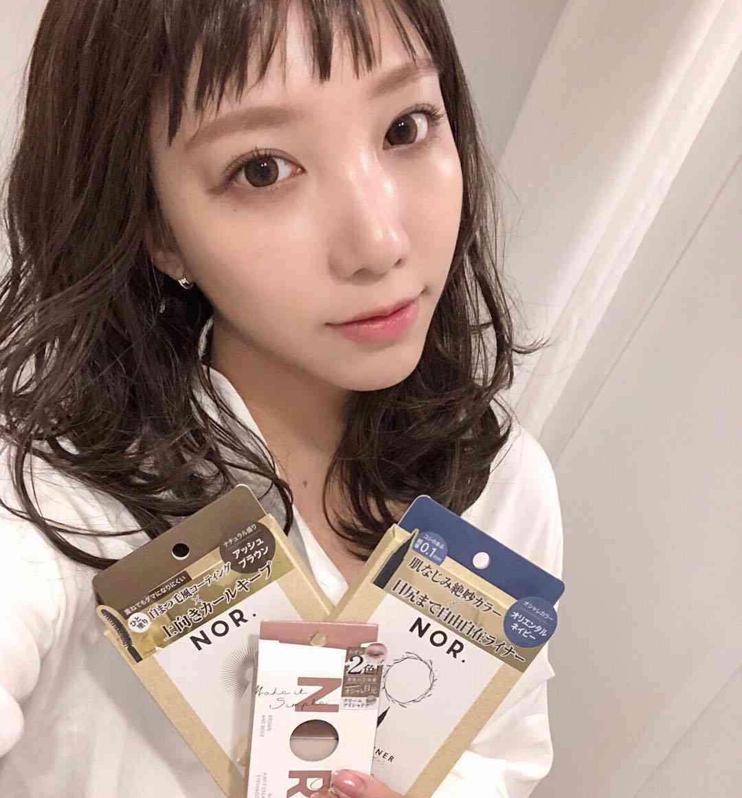 「吉岡里帆ちゃんみたい」ざわちん、オン眉黒髪のナチュラルメイク姿に反響
