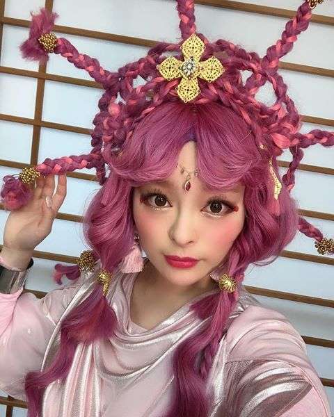 「こんなお釈迦様だったらハグしちゃいます！」きゃりーぱみゅぱみゅ、“お釈迦かわいいヘアー”に反響 | AbemaTIMES