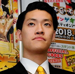 霜降り明星・粗品 全財産は「13万円」 財布に消費者