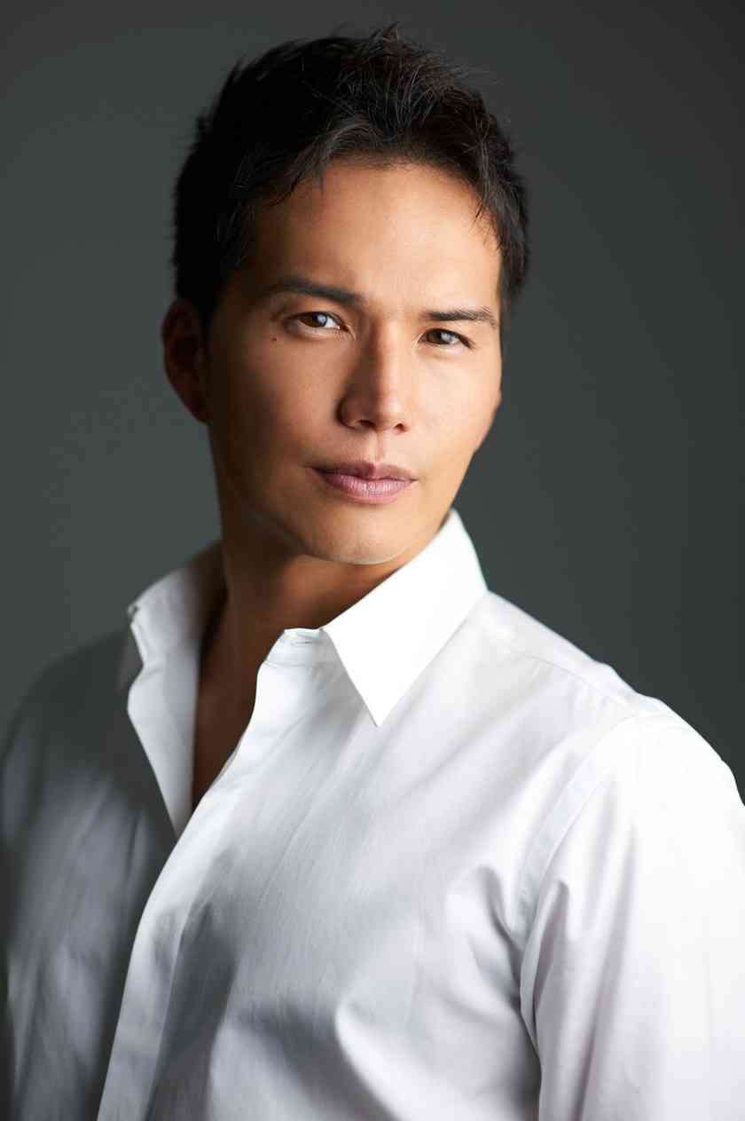 ワンピース実写cm ゾロの三刀流を再現 池内博之が104人を斬る ガールズちゃんねる Girls Channel