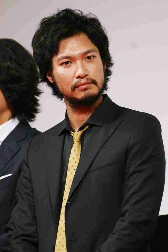 男性芸能人の髭、似合ってたら+ボタンを押すトピ