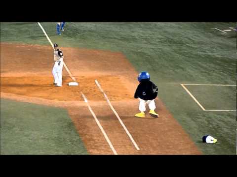 つばくろう　ファイターズ稲葉に怒る　2012.5.31 - YouTube