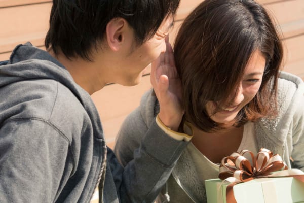 異性に下着のプレゼントはあり？　「勘違いされたら大変」と心配する声も