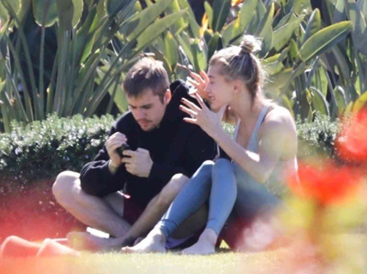 ジャスティン・ビーバー、「夫婦の危機」「デート中に口論」に妻ヘイリーが反応 - フロントロウ